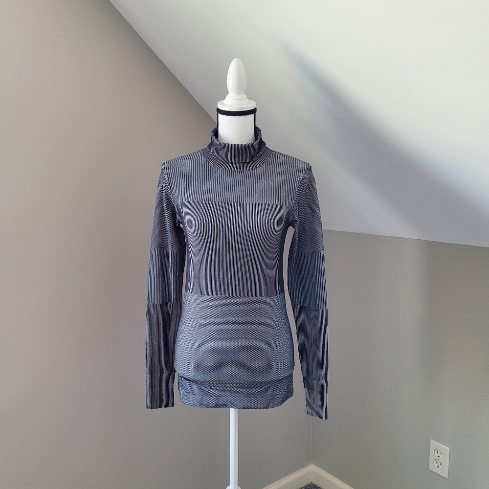 Athleta Flurry Base Layer Turtleneck Gem